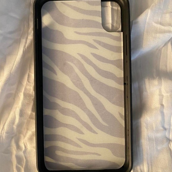 WILDFLOWER GREEN TIGER iPhone Xs case 💚 - Picture 2 of 3